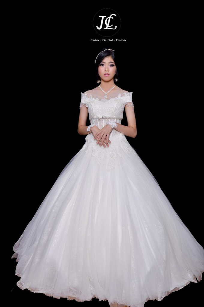 WEDDING GOWN XXXVI by JCL FOTO BRIDAL SALON - 001 WEDDING GOWN XXXVI by JCL FOTO BRIDAL SALON - 001