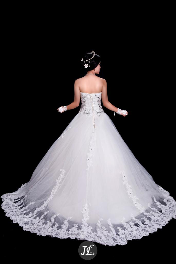 WEDDING GOWN 41 by JCL FOTO BRIDAL SALON - 002 WEDDING GOWN 41 by JCL FOTO BRIDAL SALON - 002
