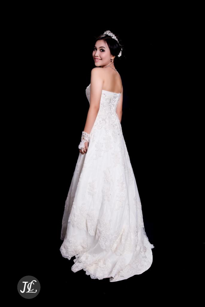 WEDDING GOWN 42 by JCL FOTO BRIDAL SALON - 003 WEDDING GOWN 42 by JCL FOTO BRIDAL SALON - 003
