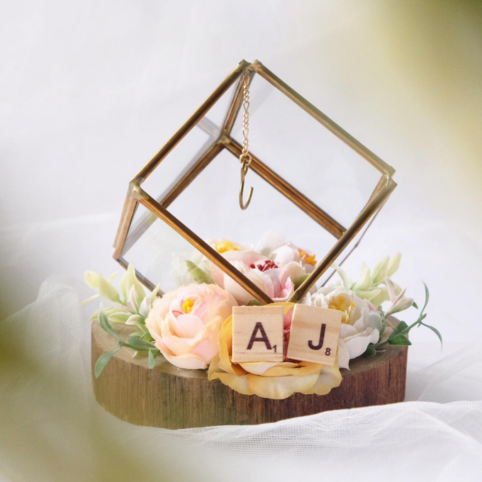 Petite Square Ring Bearer for Amy & Partner by Jeestudio Id - 002