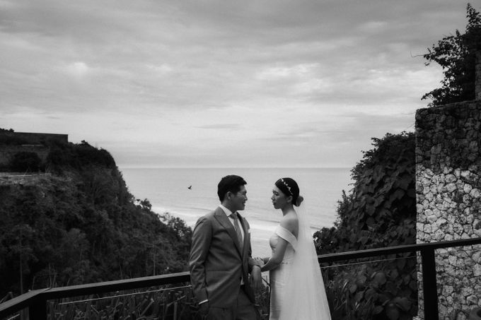 Wedding day of Jeffry & Kathrin at The Ungasan Uluwatu Bali Villas by THE UNGASAN CLIFFTOP RESORT BALI - 005