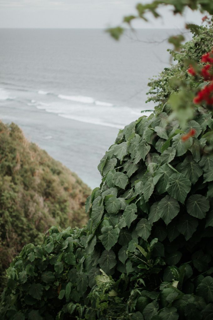 Wedding day of Jeffry & Kathrin at The Ungasan Uluwatu Bali Villas by THE UNGASAN CLIFFTOP RESORT BALI - 008