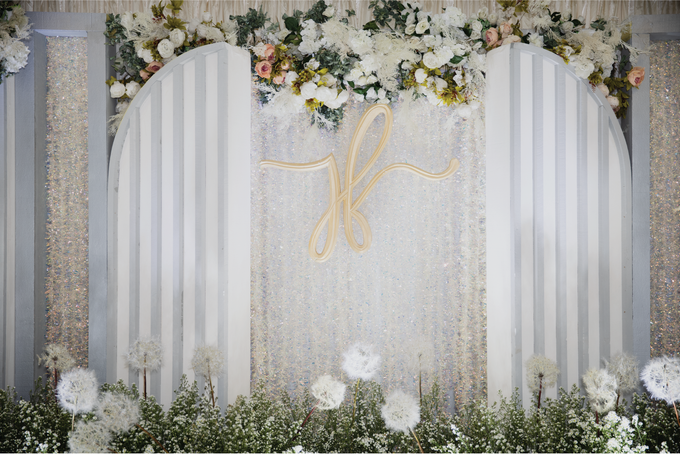 Joseph & Fitri Wedding Decoration at Graha Mekar Wangi by Valentine Wedding Decoration - 014