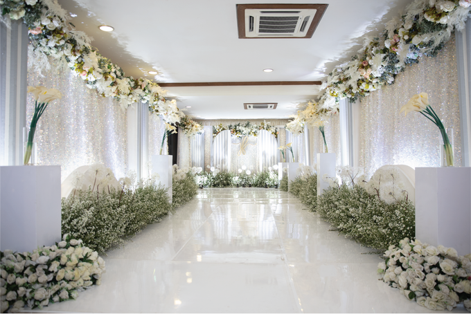 Joseph & Fitri Wedding Decoration at Graha Mekar Wangi by Valentine Wedding Decoration - 017