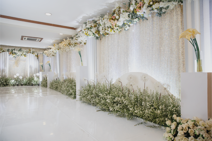 Joseph & Fitri Wedding Decoration at Graha Mekar Wangi by Valentine Wedding Decoration - 006