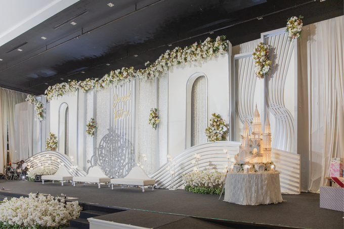 Joseph & Fitri Wedding Decoration at Graha Mekar Wangi by Valentine Wedding Decoration - 023