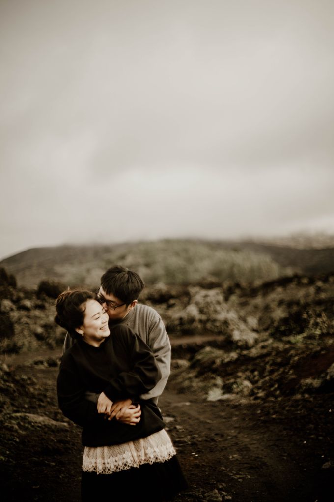 Jodie & Jennifer Pre Wedding Bali by AKSA Creative - 043