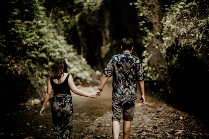 Jodie & Jennifer Pre Wedding Bali by AKSA Creative - 041