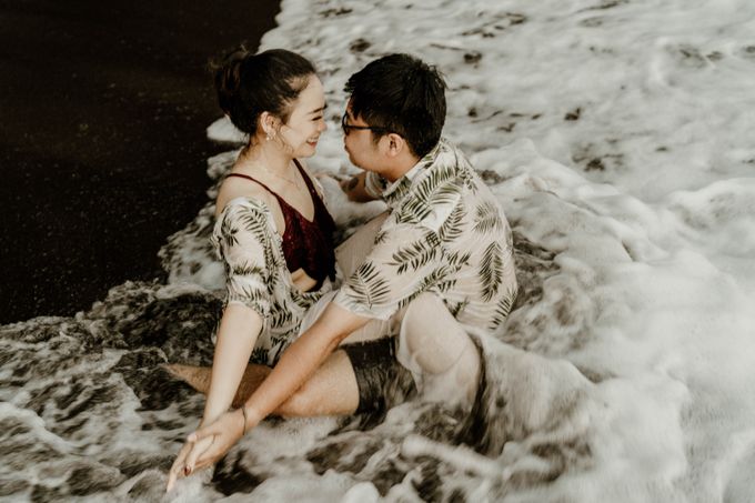 Jodie & Jennifer Pre Wedding Bali by AKSA Creative - 012