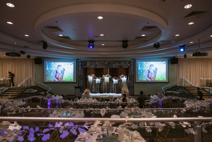 Wedding Day of Jody and Derrick at Mandarin Orchard Singapore (Actual Day Photography) by oolphoto - 012