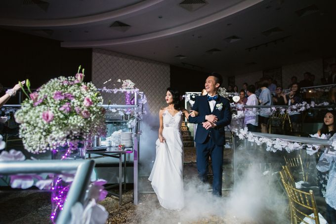 Wedding Day of Jody and Derrick at Mandarin Orchard Singapore (Actual Day Photography) by oolphoto - 020