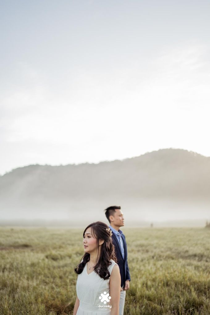 Joseph Ayu Prewedding - Sunrise in Your Eyes by Ducosky - 004