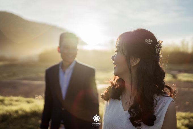 Joseph Ayu Prewedding - Sunrise in Your Eyes by Ducosky - 014