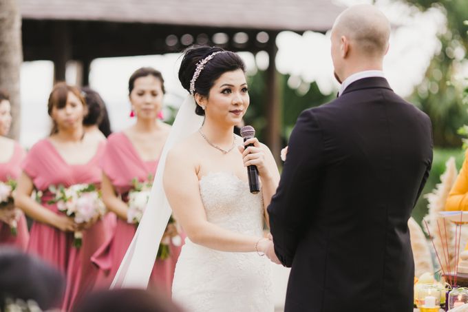 Ian & Farra Intimate Beach Villa Wedding by Vilia Wedding Planner - 023 Ian & Farra Intimate Beach Villa Wedding by Vilia Wedding Planner - 023
