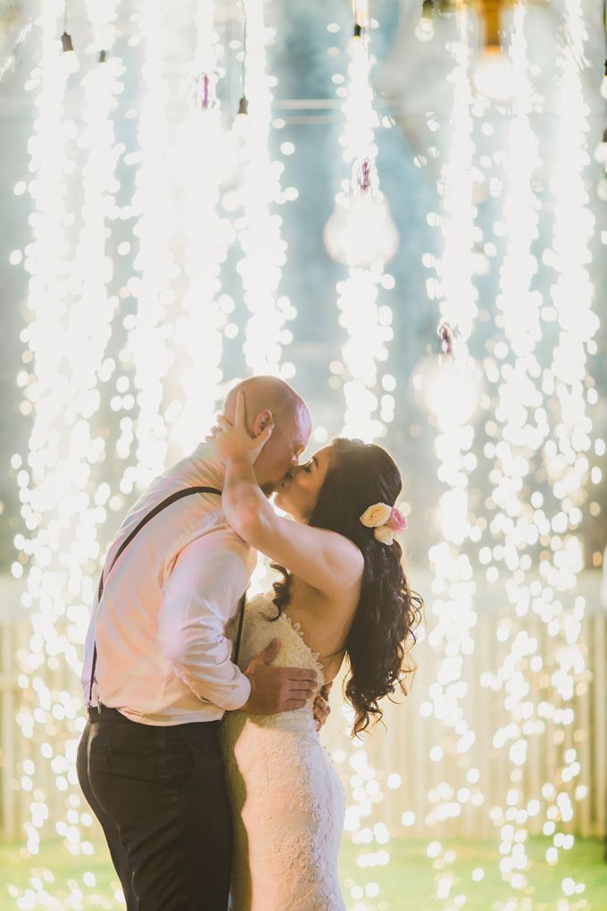Ian & Farra Intimate Beach Villa Wedding by Vilia Wedding Planner - 040 Ian & Farra Intimate Beach Villa Wedding by Vilia Wedding Planner - 040