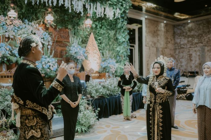 Wedding of Agung & Nia by Overjoyed Wedding Planner & Organizer - 035