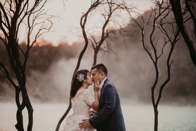 Prewedding of Gina & Teddy at Kawah Putih Bandung by Warna Project - 022