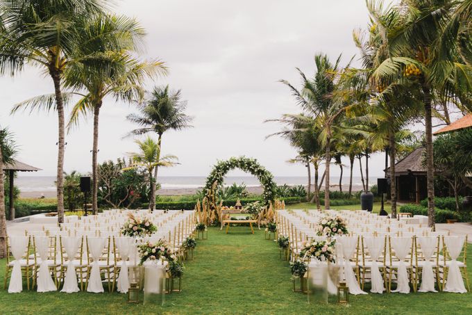 Ian & Farra Intimate Beach Villa Wedding by Vilia Wedding Planner - 020 Ian & Farra Intimate Beach Villa Wedding by Vilia Wedding Planner - 020