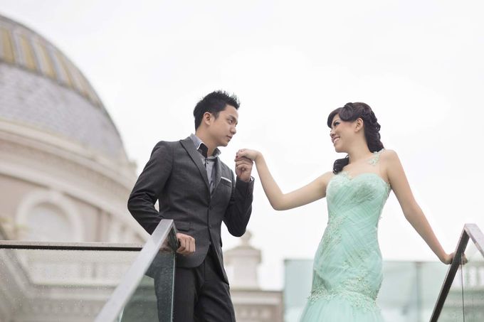 Pre-wedding of Ronald & Michelle by WindaCahyadi - 011