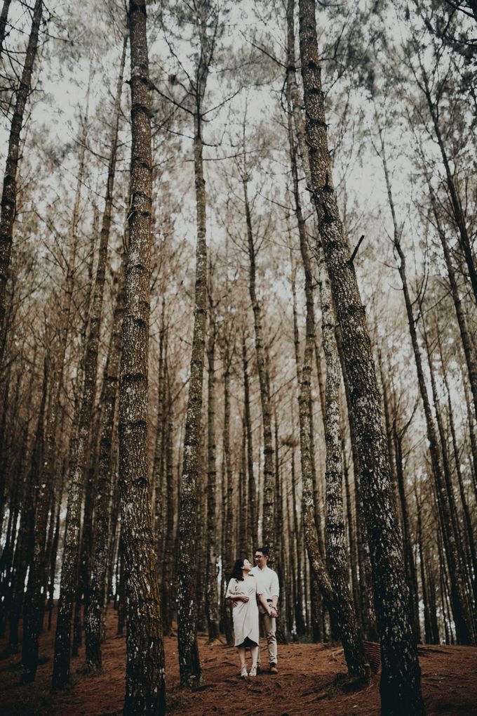 Karlina & Ariyanto Engagement Session by ATIPATTRA - 008