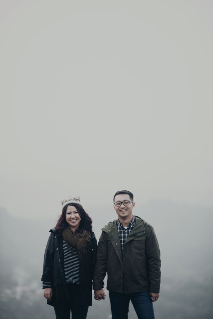 Karlina & Ariyanto Engagement Session by ATIPATTRA - 049