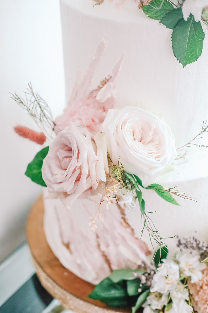 The wedding of Kevin & Dewi by KAIA Cakes & Co. - 002