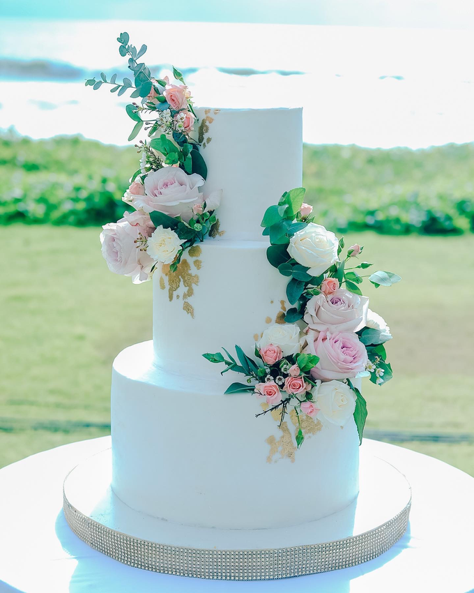 The wedding of Nicholas & Febiola by KAIA Cakes & Co. - 009