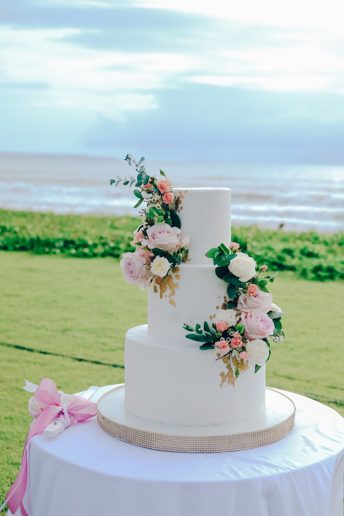 The wedding of Nicholas & Febiola by KAIA Cakes & Co. - 020