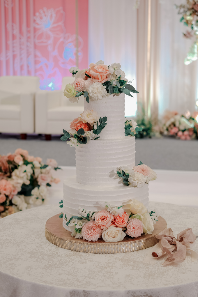 The Wedding of Felix & Silvia by KAIA Cakes & Co. - 001