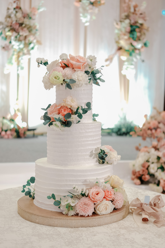 The Wedding of Felix & Silvia by KAIA Cakes & Co. - 003