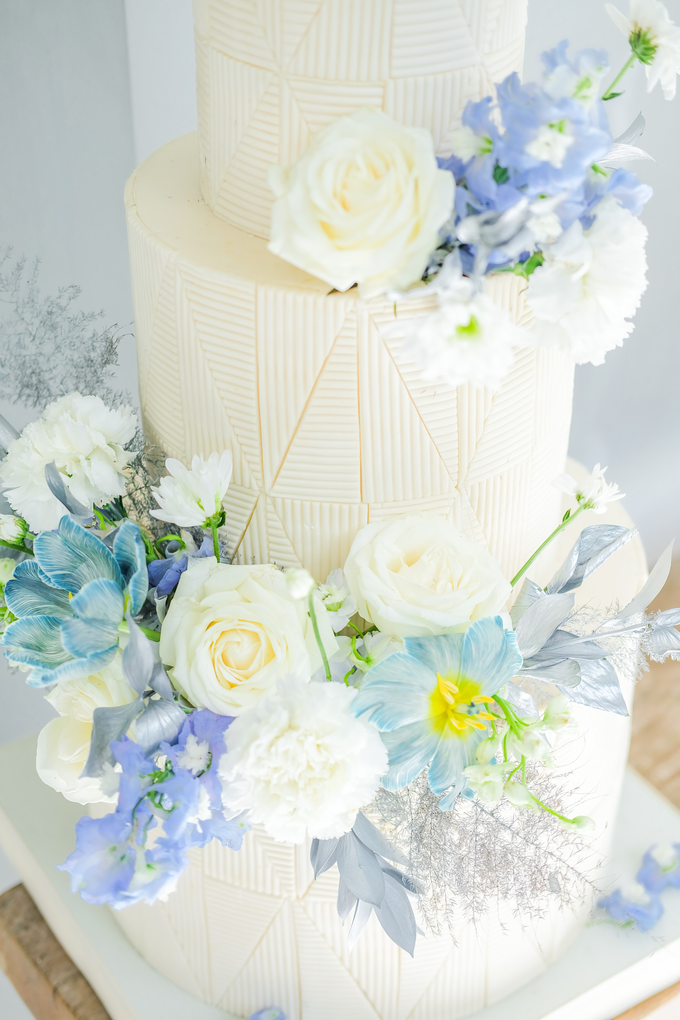 The wedding of Ferry & Kartika by KAIA Cakes & Co. - 018