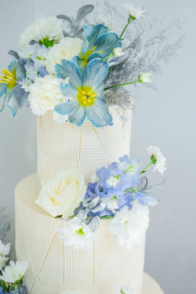 The wedding of Ferry & Kartika by KAIA Cakes & Co. - 031