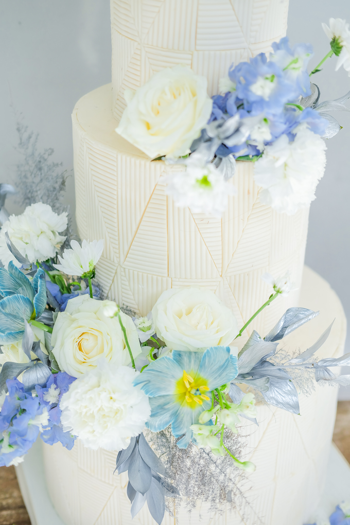 The wedding of Ferry & Kartika by KAIA Cakes & Co. - 033