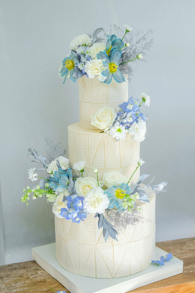 The wedding of Ferry & Kartika by KAIA Cakes & Co. - 039