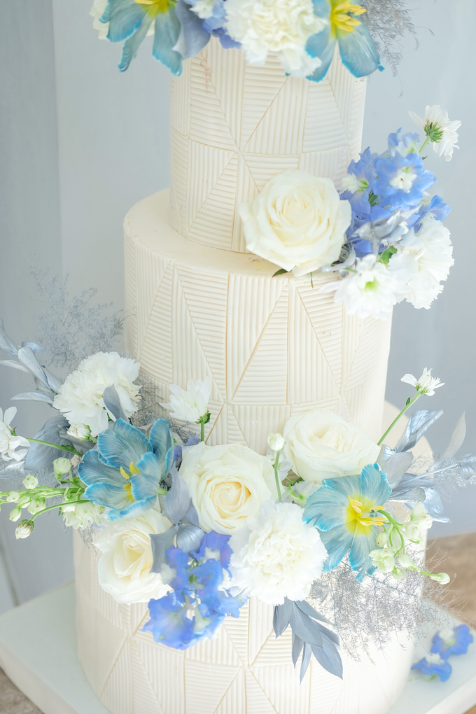 The wedding of Ferry & Kartika by KAIA Cakes & Co. - 040