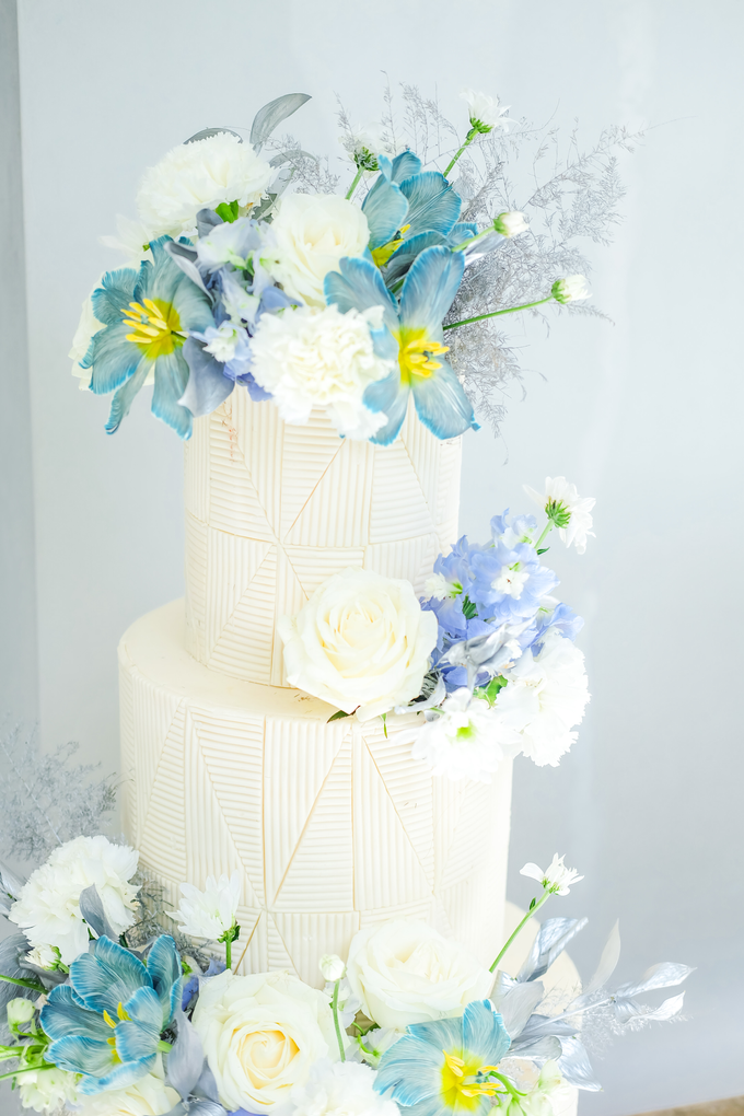 The wedding of Ferry & Kartika by KAIA Cakes & Co. - 042