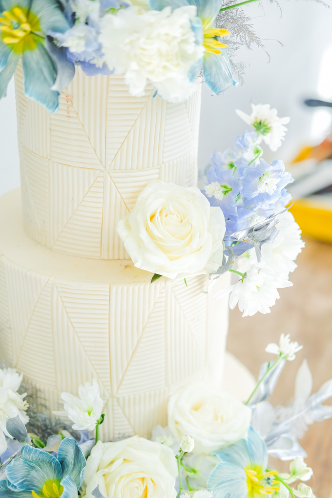 The wedding of Ferry & Kartika by KAIA Cakes & Co. - 046