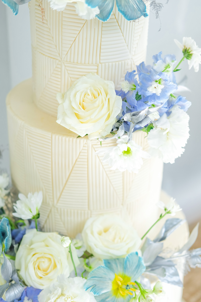 The wedding of Ferry & Kartika by KAIA Cakes & Co. - 048