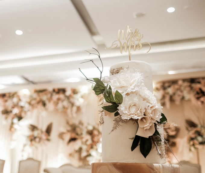 The wedding of Yohanes & Emelia by KAIA Cakes & Co. - 011