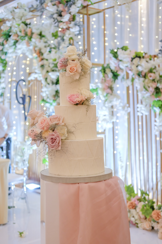 The wedding of Gerry & Verina by KAIA Cakes & Co. - 021