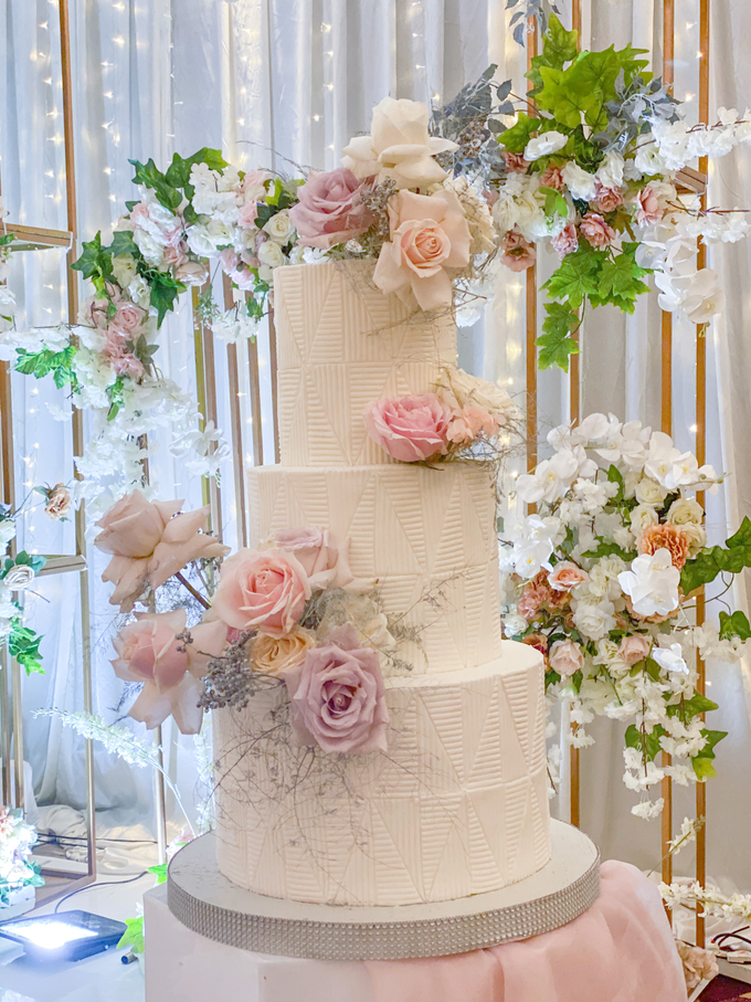 The wedding of Gerry & Verina by KAIA Cakes & Co. - 014