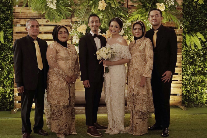 Wedding of Gharnis Athe & Tofan Permana by Barli Asmara Couture - 006 Wedding of Gharnis Athe & Tofan Permana by Barli Asmara Couture - 006