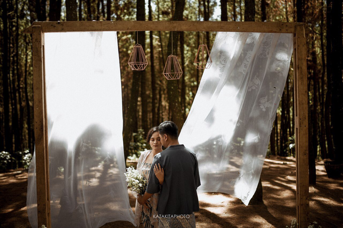 The prewedding of Astari & Andhika by Katakitaphoto - 011 The prewedding of Astari & Andhika by Katakitaphoto - 011