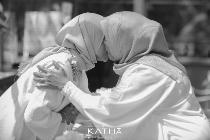 The one who finally be united after 10 years by Katha Photography - 016