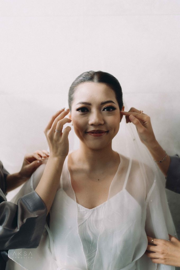 Katharina & Kevin Wedding at The Gallery CIBIS Park Part 1 by vielmakeup - 032