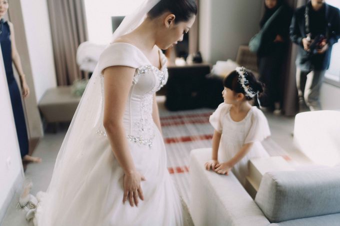 Katharina & Kevin Wedding at The Gallery CIBIS Park Part 1 by vielmakeup - 043