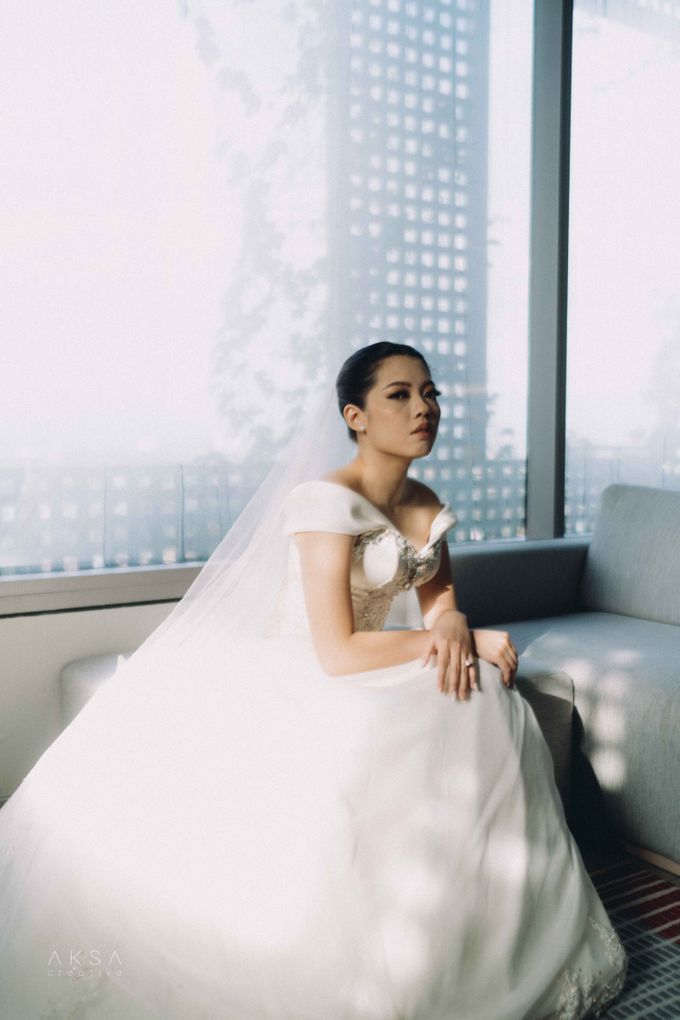 Katharina & Kevin Wedding at The Gallery CIBIS Park Part 1 by vielmakeup - 045