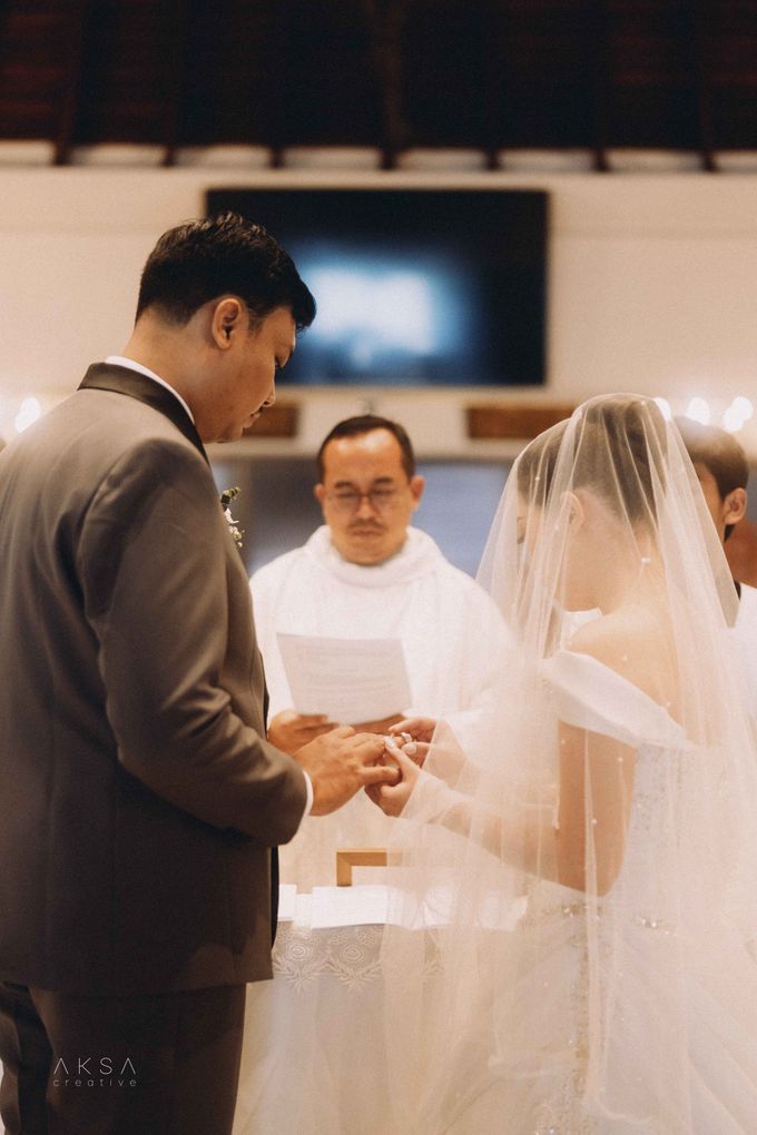 Katharina & Kevin Wedding at The Gallery CIBIS Park Part 3 by vielmakeup - 019