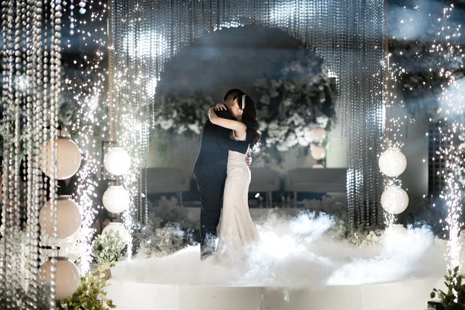 Felix & Violeta Wedding Decoration at Grand Sudirman Ballroom by Valentine Wedding Decoration - 028 Felix & Violeta Wedding Decoration at Grand Sudirman Ballroom by Valentine Wedding Decoration - 028