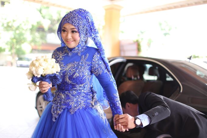 Kebaya Resepsi Muslimah Blue Elektrik Sukma & Alfin by LAKSMI 0817 0370 7670 by LAKSMI - Kebaya Muslimah & Islamic Bride - 002